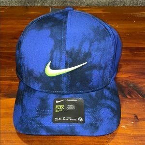 NIKE Classic99 Aerobill Flex-Fit Golf Hat